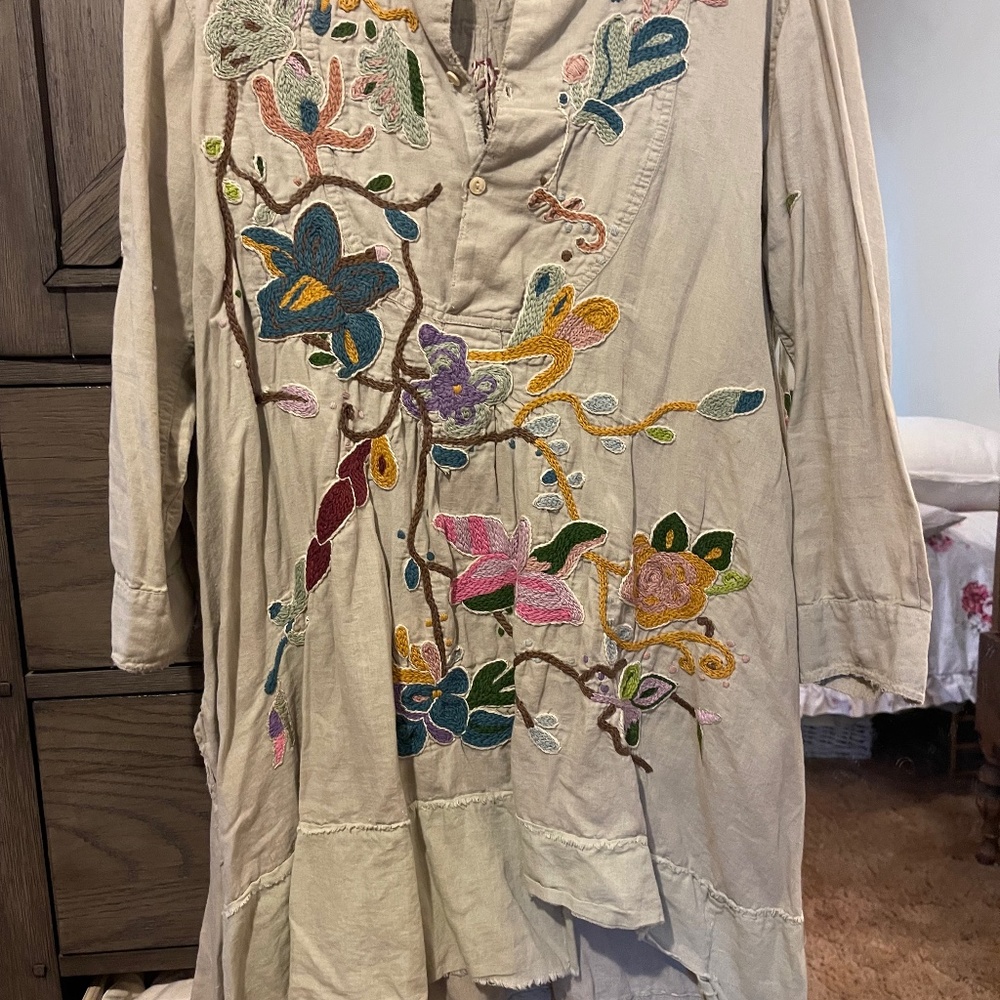 Magnolia pearl embroidered top